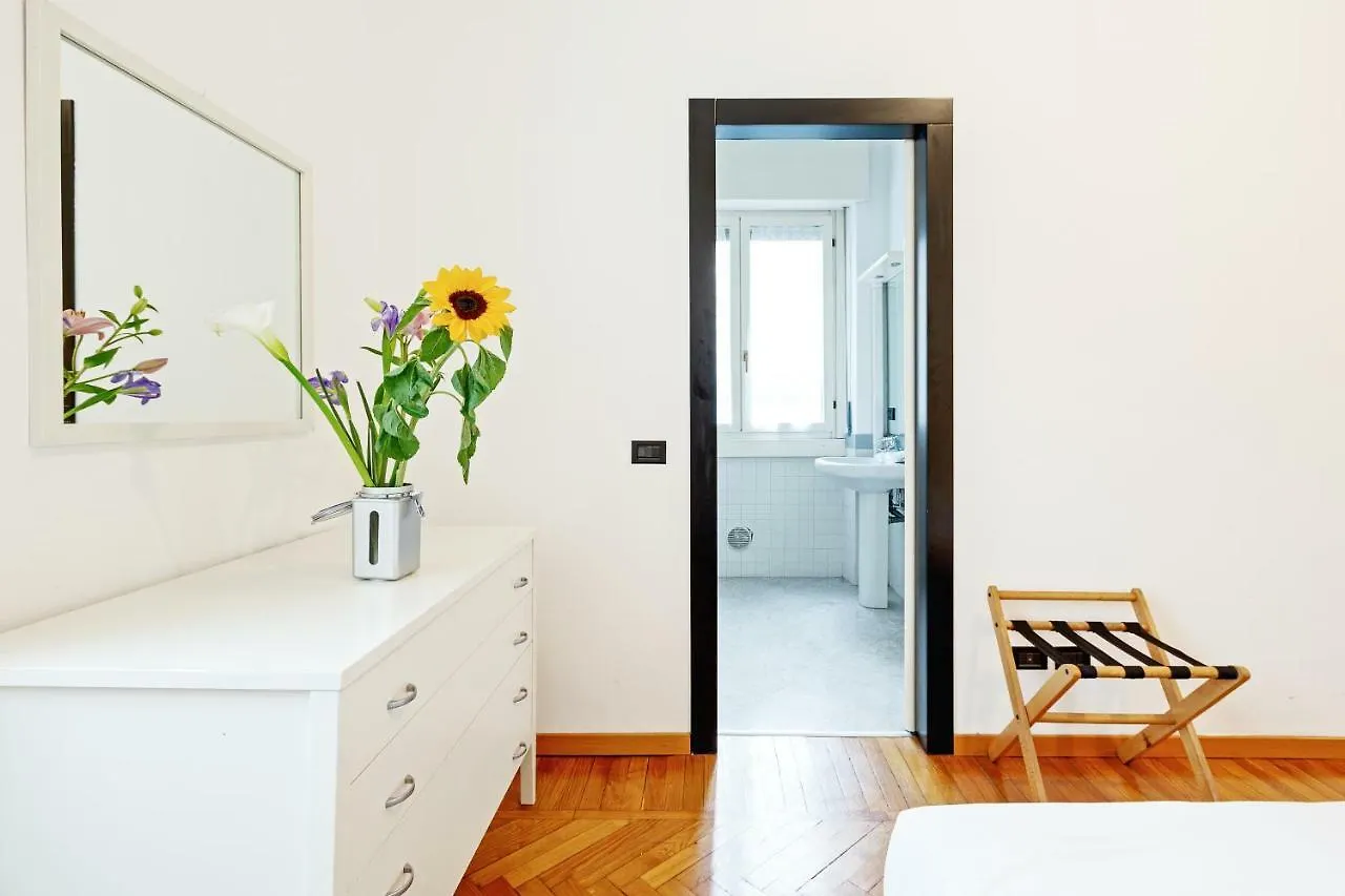 S. Maria Valle Central Roomy Flat Milano 0*,  İtalya