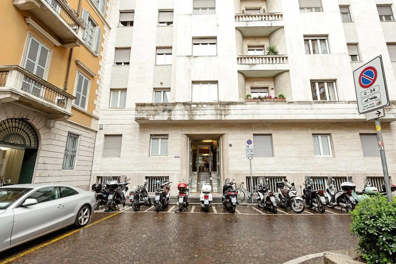 Daire S. Maria Valle Central Roomy Flat Milano İtalya
