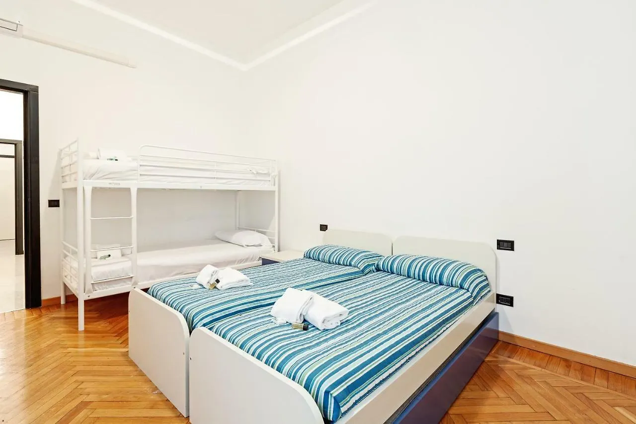 S. Maria Valle Central Roomy Flat Milano Lägenhet